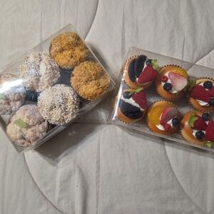 Assorted Decorative Cupcake Set